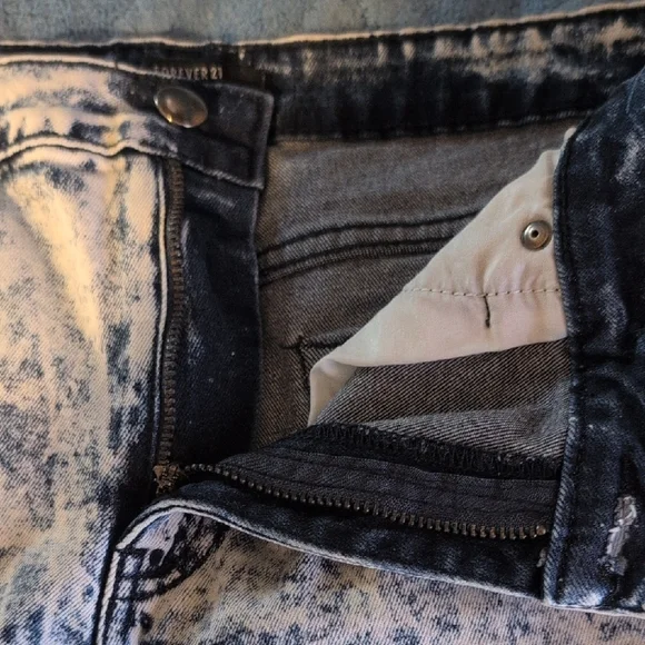 BOGO🏷️Vintage 90"a Rocker Girl Studded Acid Wash Denim Shorts - Picture 12 of 13